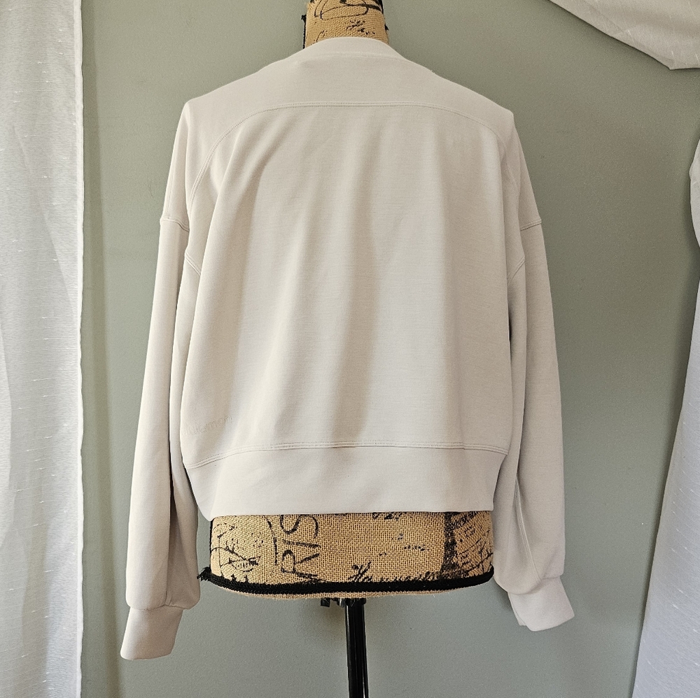 Lululemon Softstreme Perfectly Oversized Cropped Size 8 - Picture 4 of 9